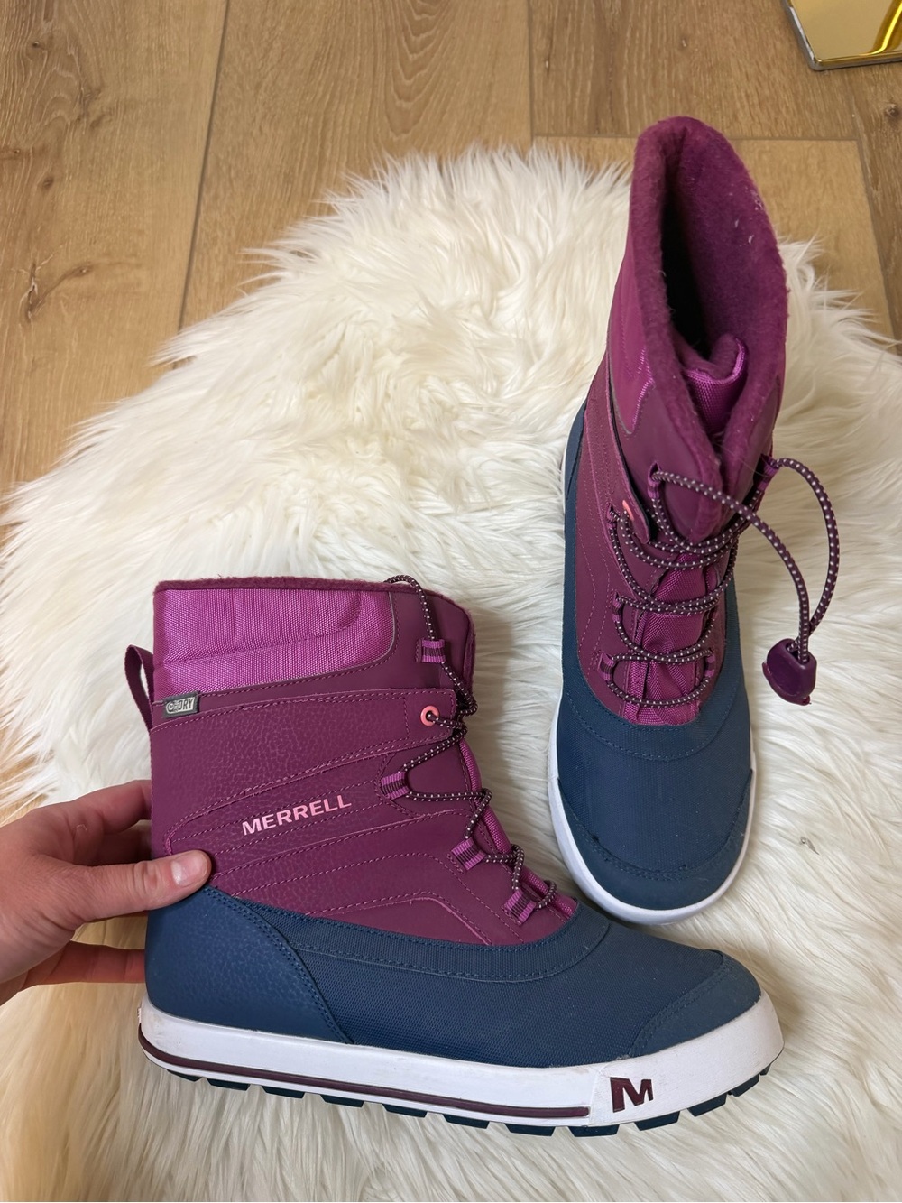 Merrell Girl’s Winter Boot in Berry and Navy Size 7